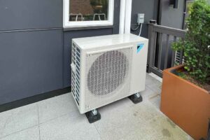 Heat Pumps Explained: A Year-Round Heating and Cooling Solution